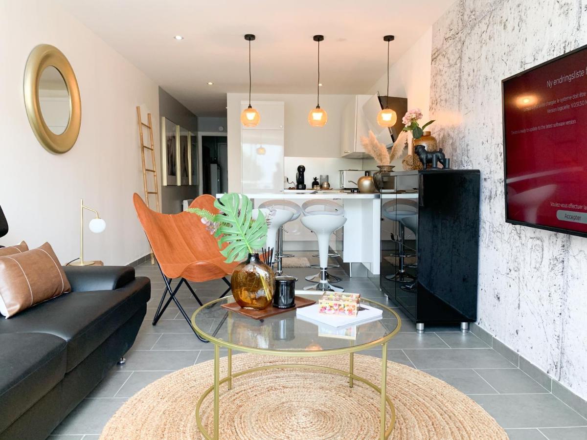 Appartement accès direct mer, en face du port et de toutes commodités La Grande-Motte Esterno foto