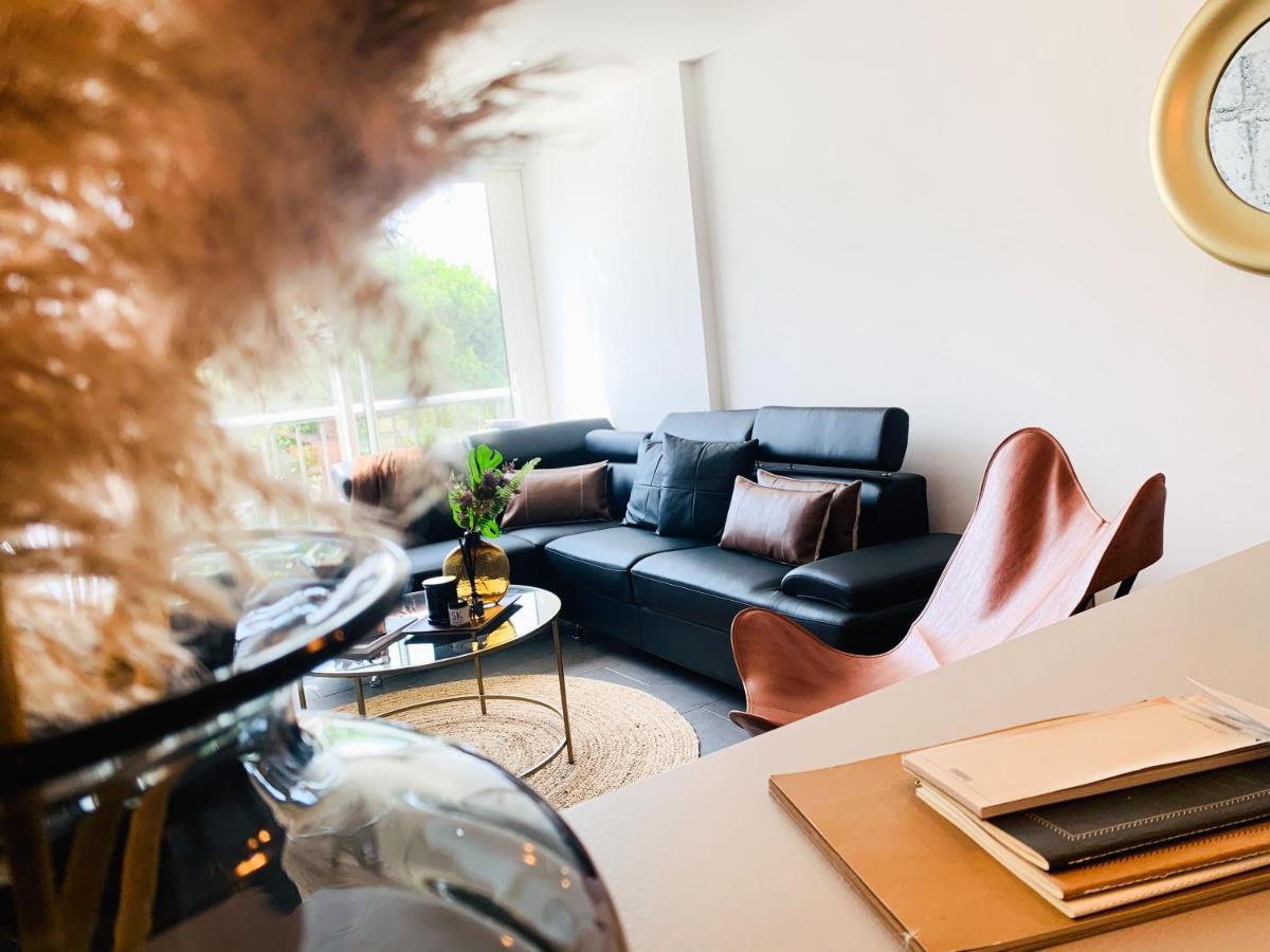 Appartement accès direct mer, en face du port et de toutes commodités La Grande-Motte Esterno foto