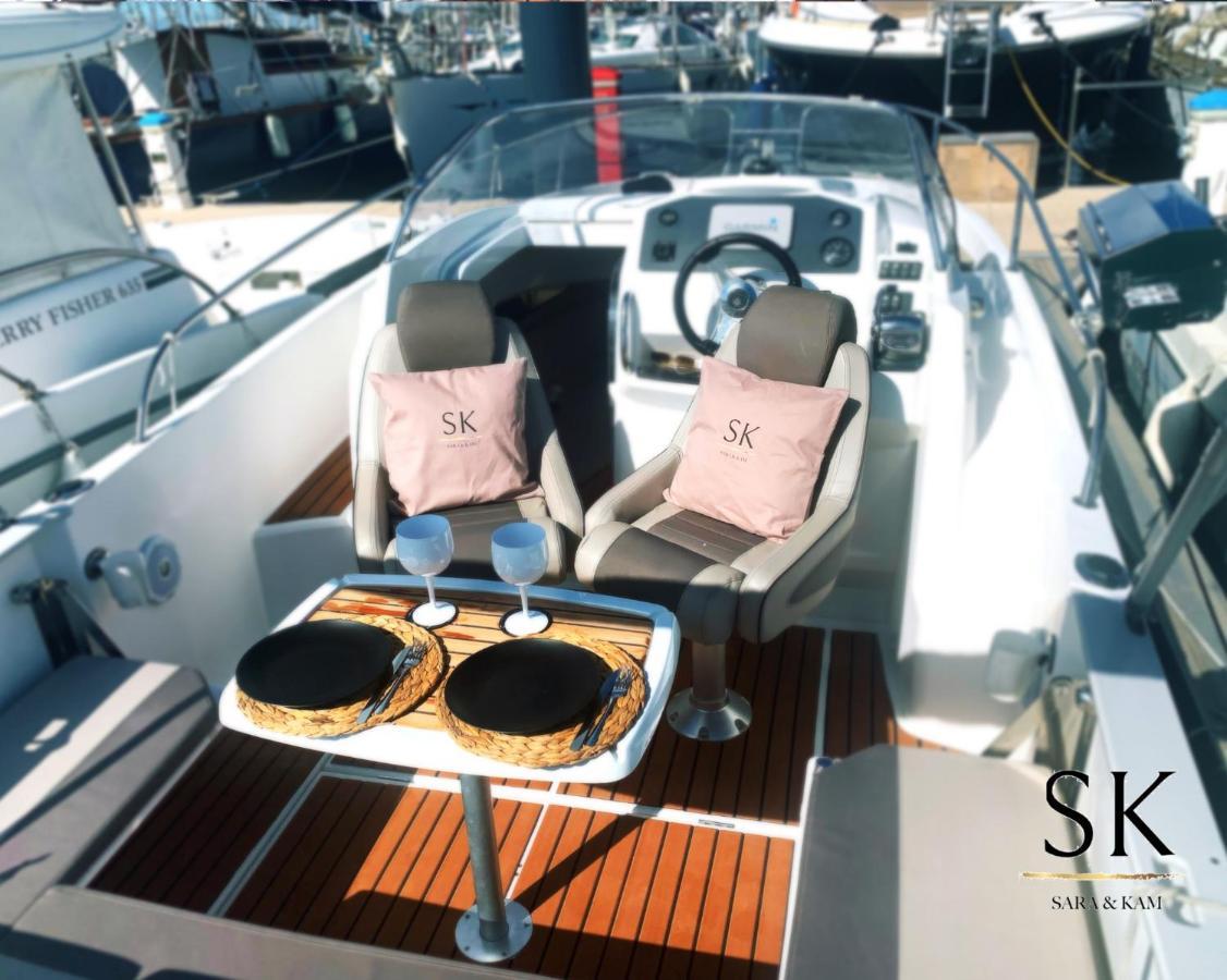 Appartement accès direct mer, en face du port et de toutes commodités La Grande-Motte Esterno foto