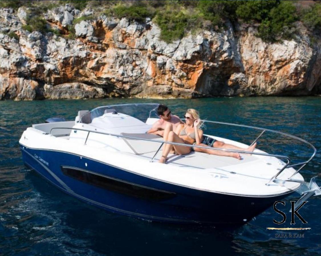 Appartement accès direct mer, en face du port et de toutes commodités La Grande-Motte Esterno foto