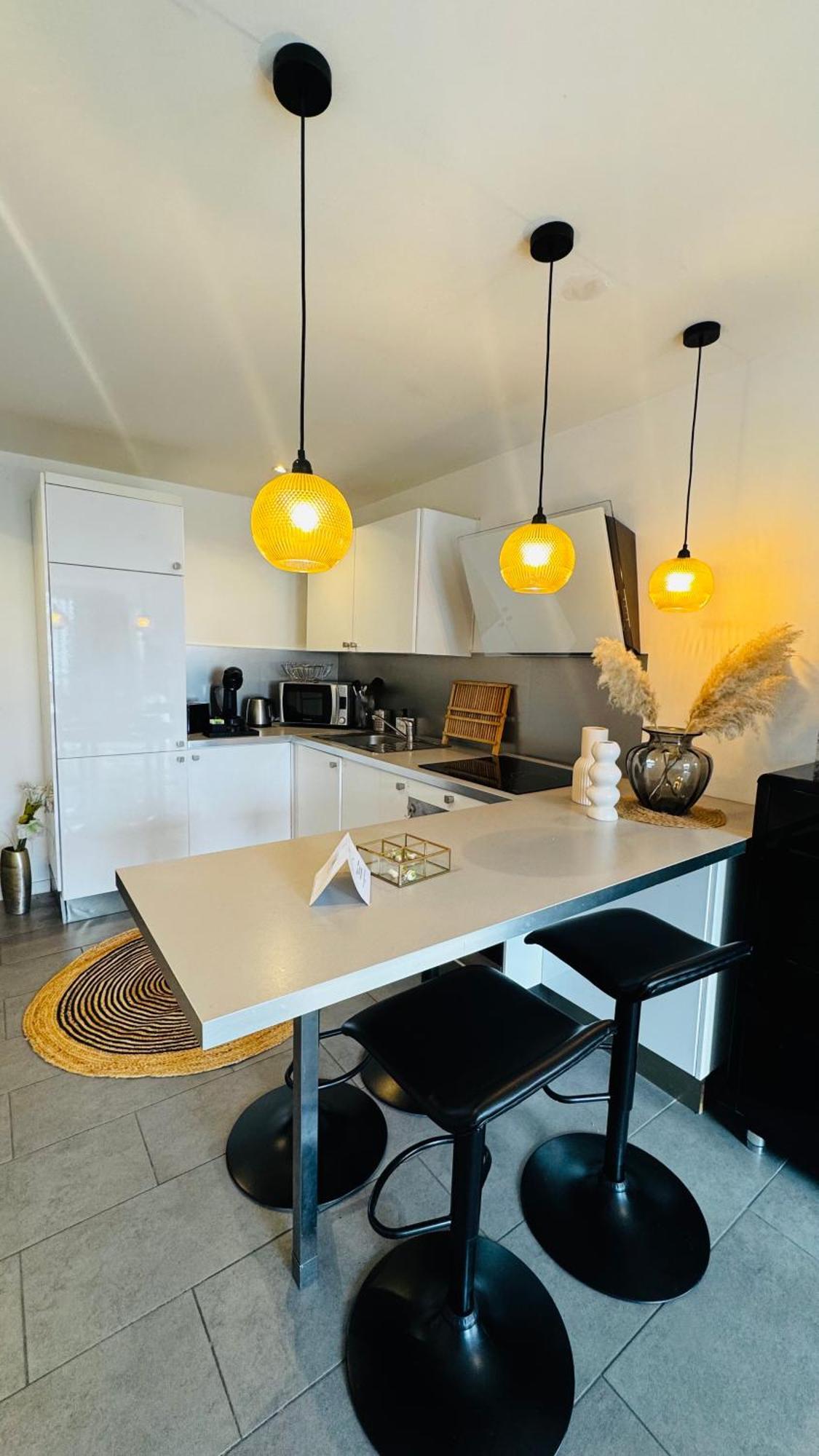 Appartement accès direct mer, en face du port et de toutes commodités La Grande-Motte Esterno foto